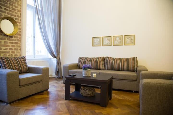 On Tabidze 3/5 Апартаменти *